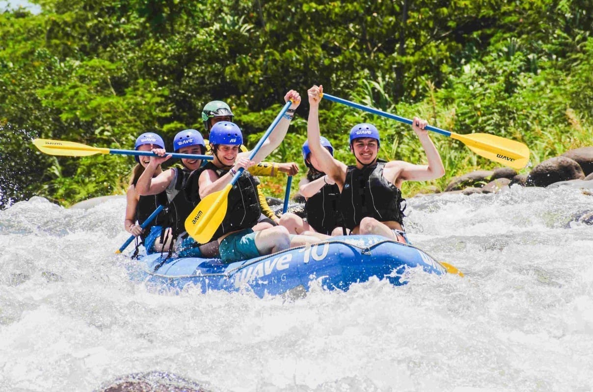 white water rafting wave