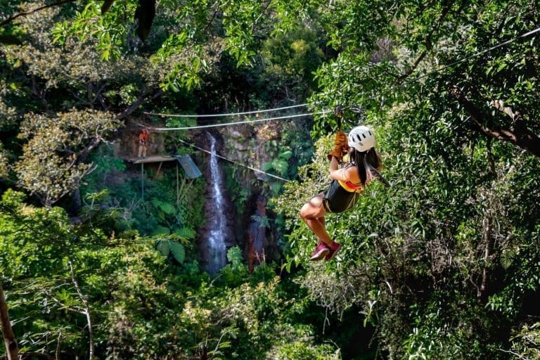 Zip line Guachipelin